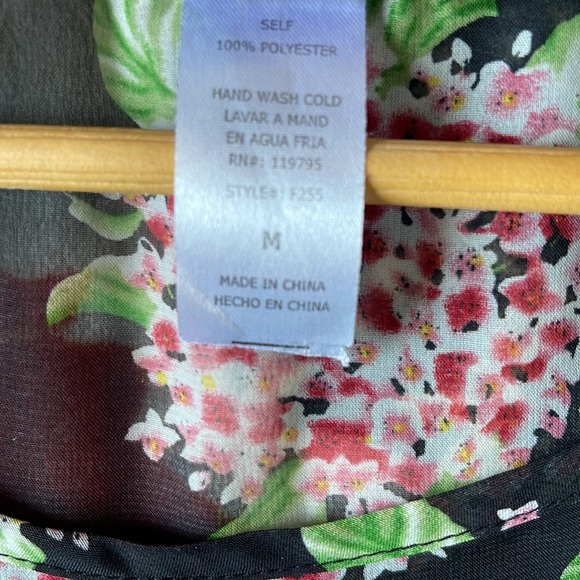 Chiffon Flower Print Crop Top - Picture 9 of 16